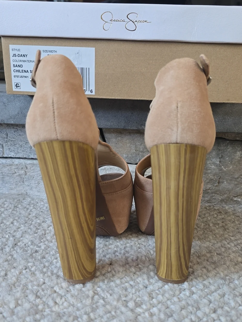 Jessica Simpson brand new