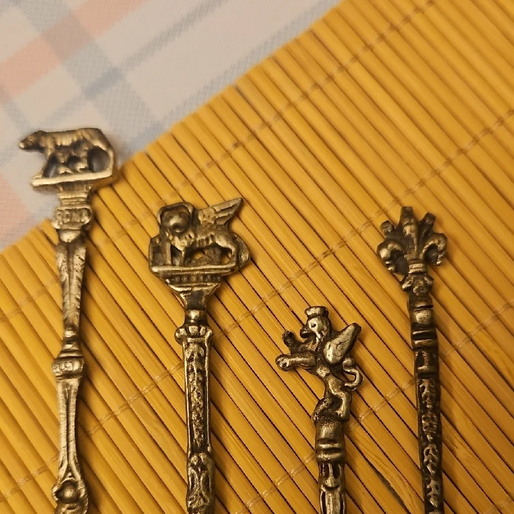 N/A elegant mini