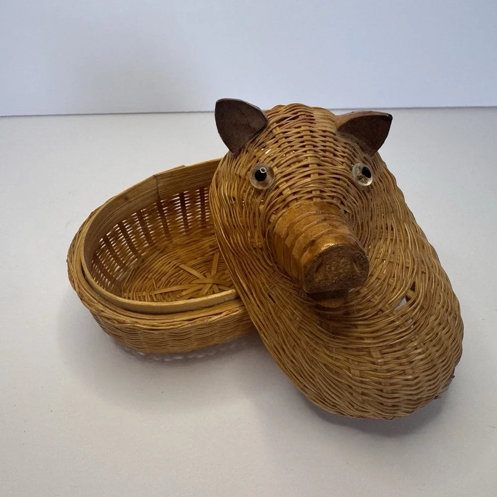 N/A vintage wicker