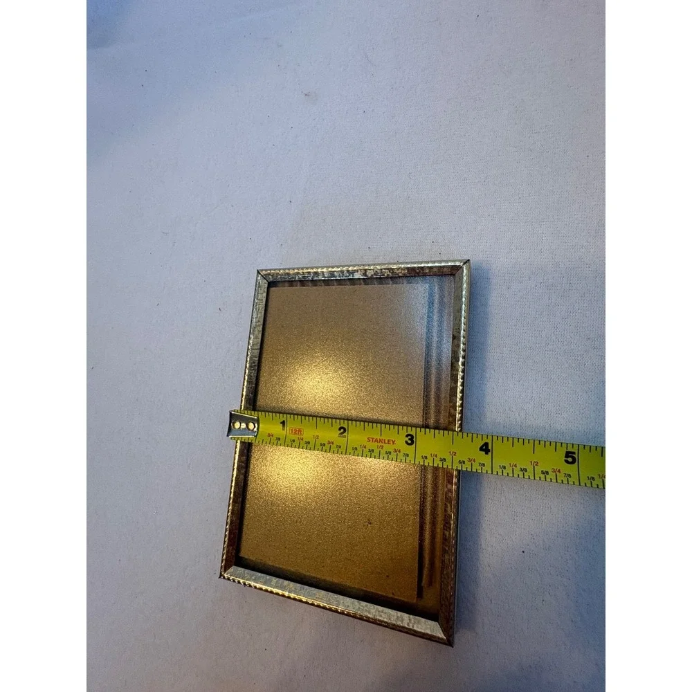 Unbranded vintage gold