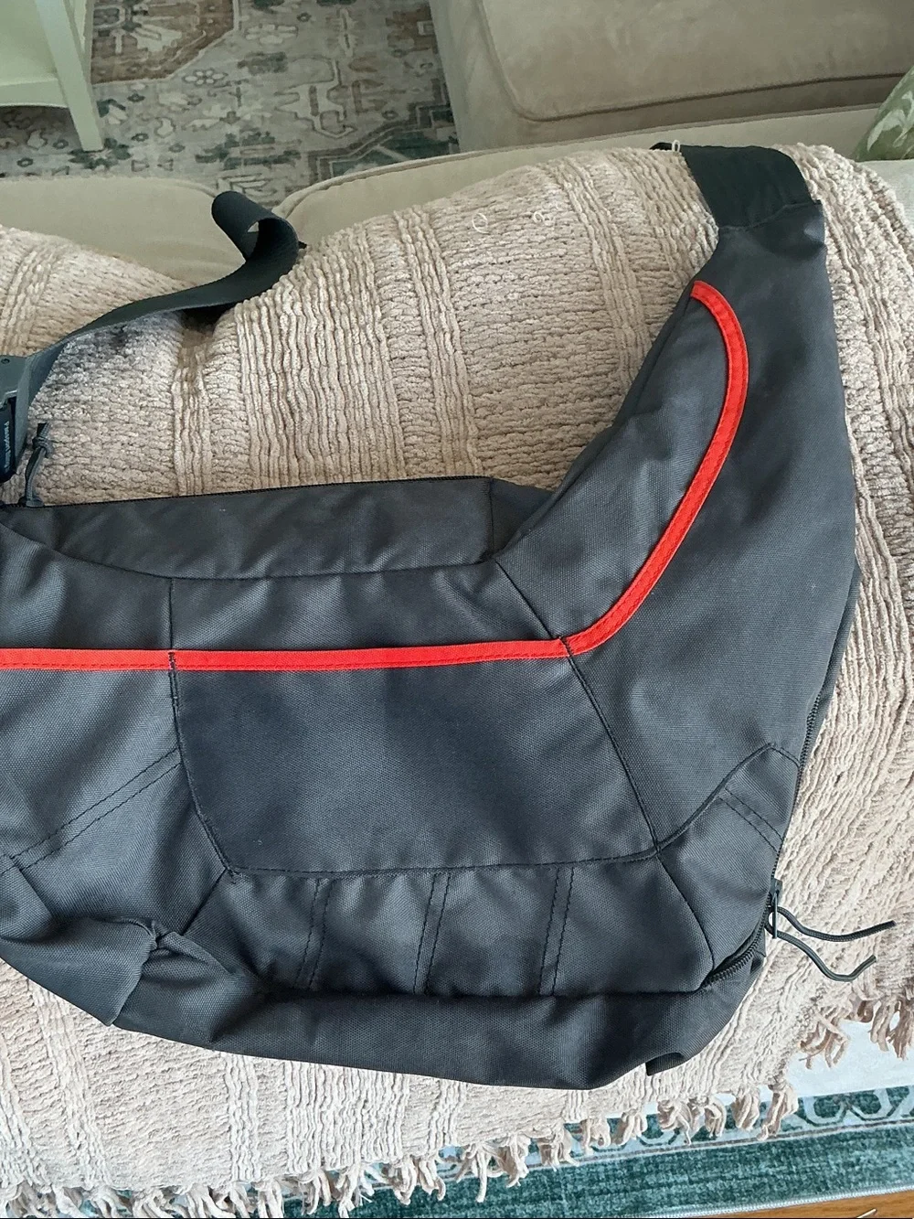 Lowepro black messenger