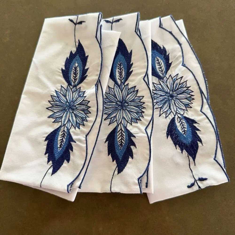 Unbranded three embroidered