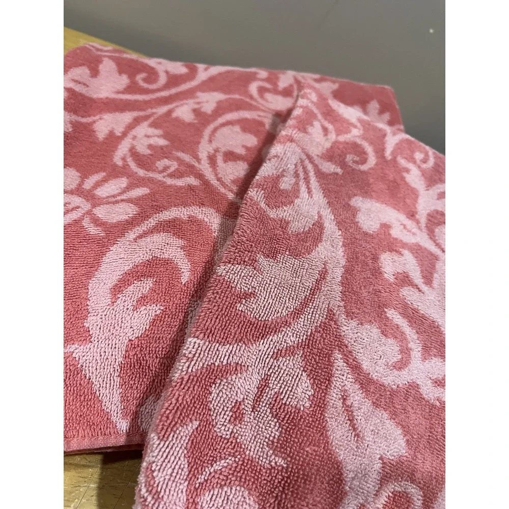 Royal Velvet bath towels