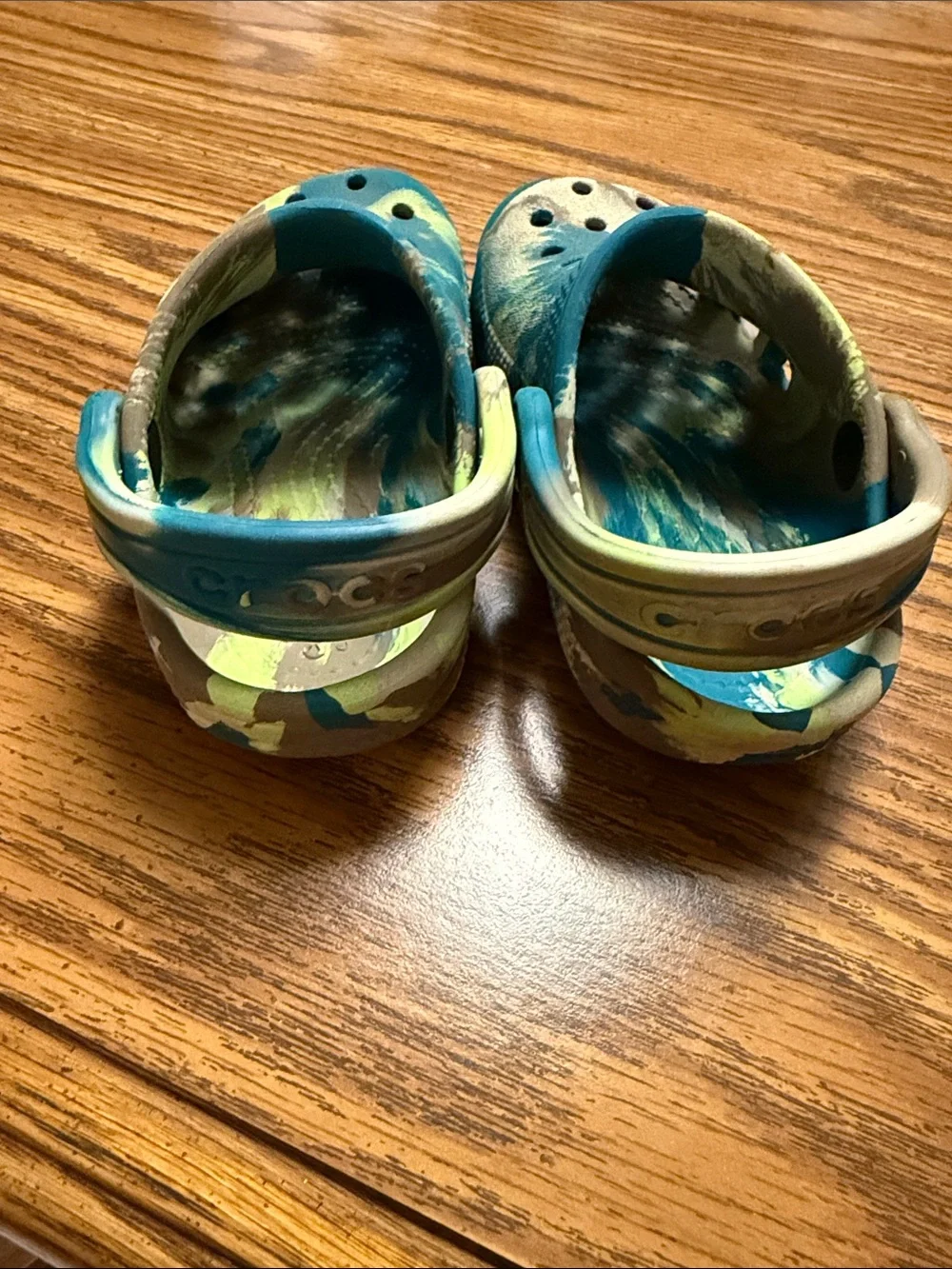 Crocs Kids Classic Marbled Clogs Marbled Teal Green Beige Shoes Size 7 Toddler
