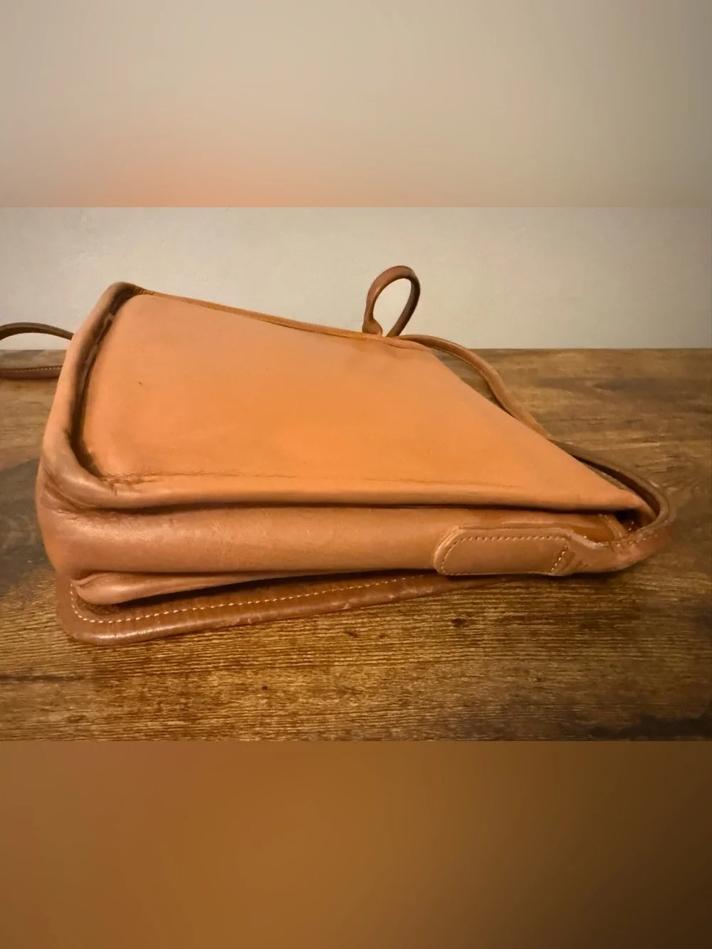 Vintage Coach Leather Shoulder / Crossbody Messenger Bag - Tan