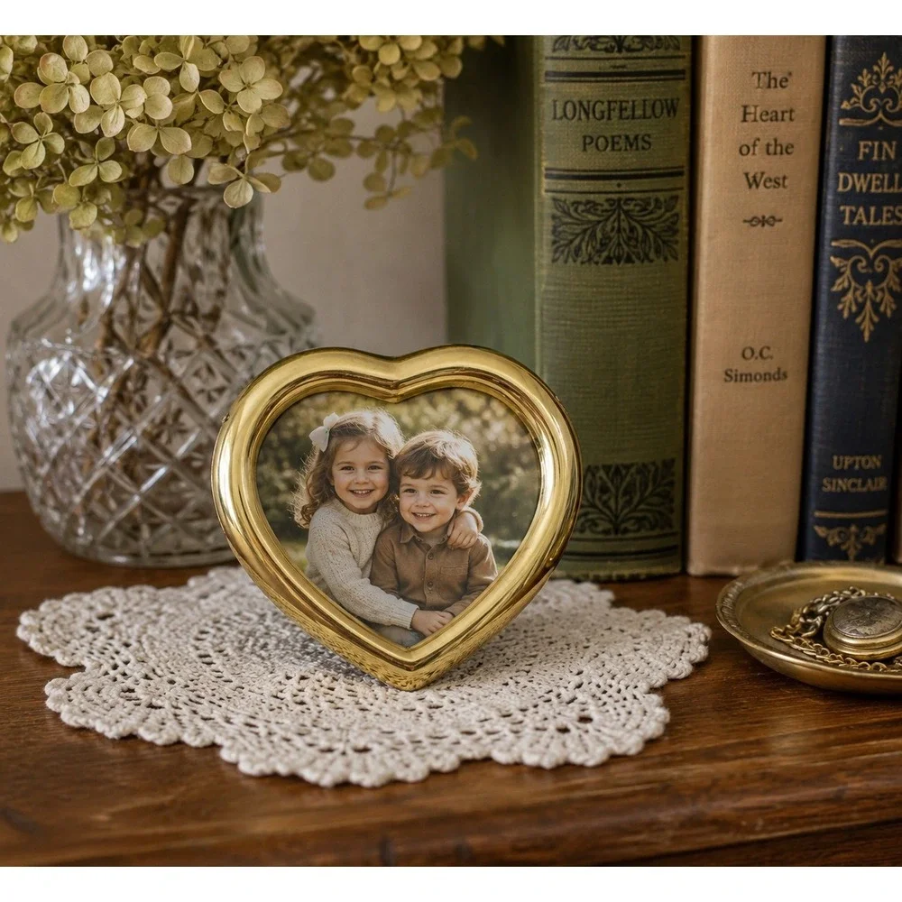 Vtg Solid Brass Photo Frame Gold Heart Shaped Lacquer Coated 2.5x3.5