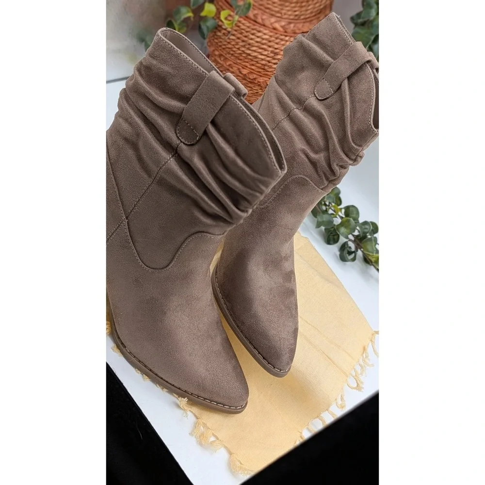 Women's Size 8 Taupe Slouch Ankle Boots Boho Western Rustic Chic Suede Look NEW