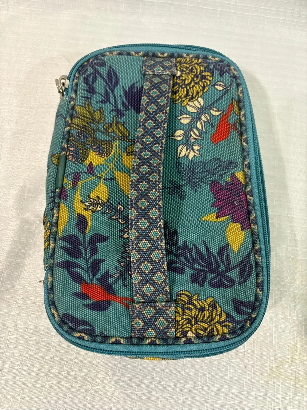 Fossil compact zip