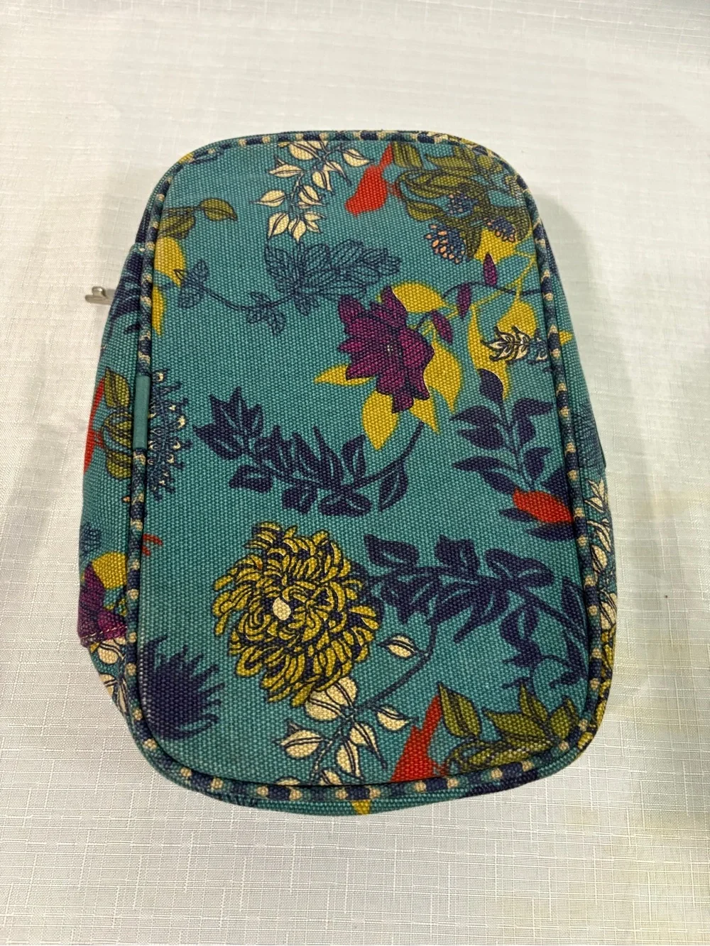 Fossil compact zip
