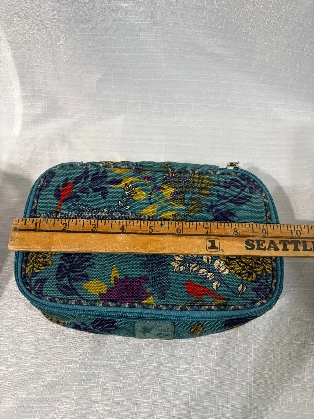 Fossil compact zip