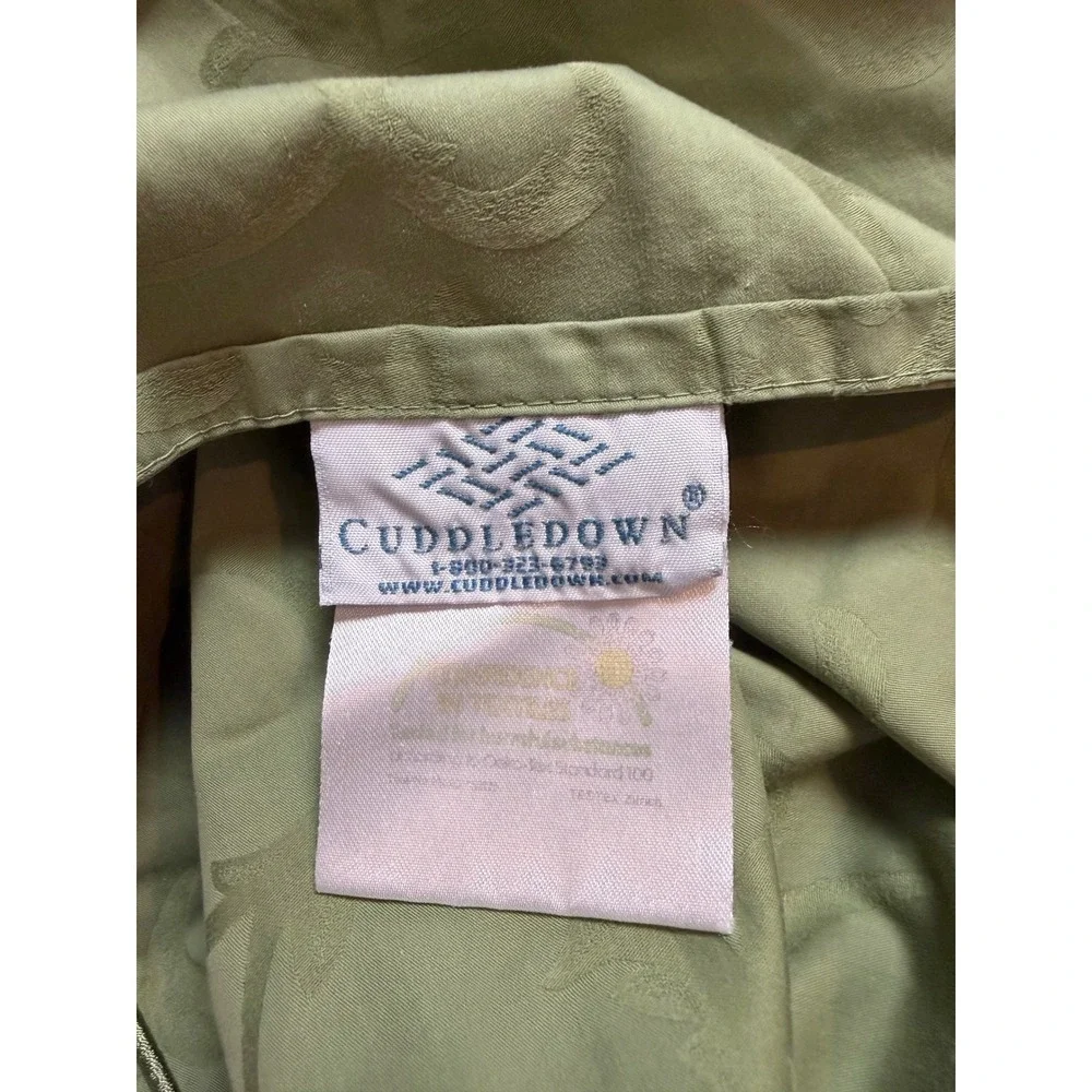 Cuddledown scroll one