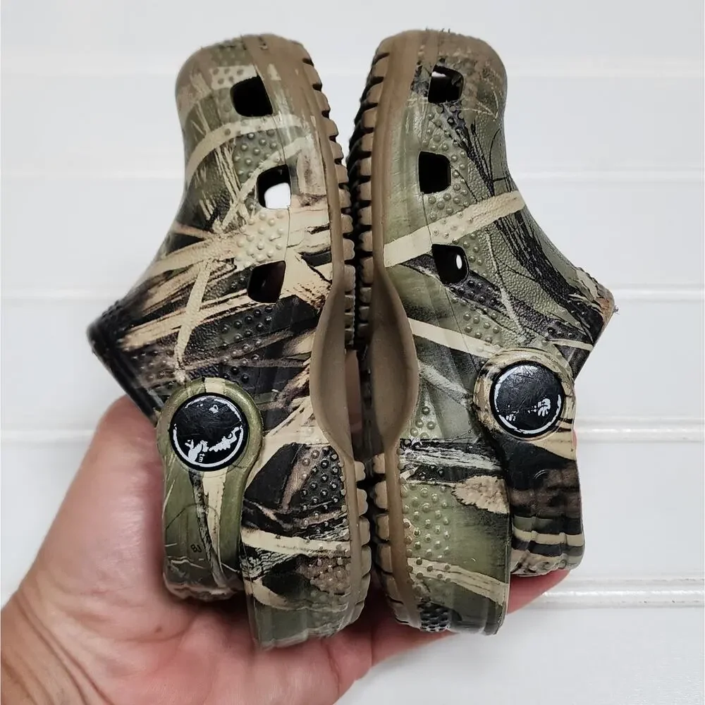Crocs Classic Realtree Toddler Clogs Sandals Size 4 Toddler Green & Tan