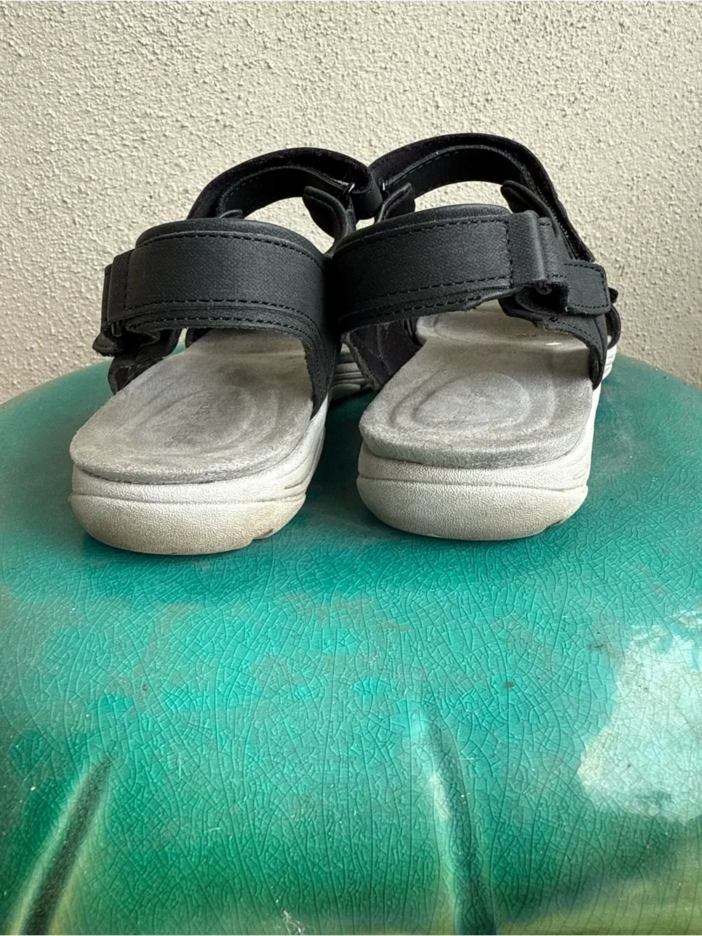 N/A comfortable black