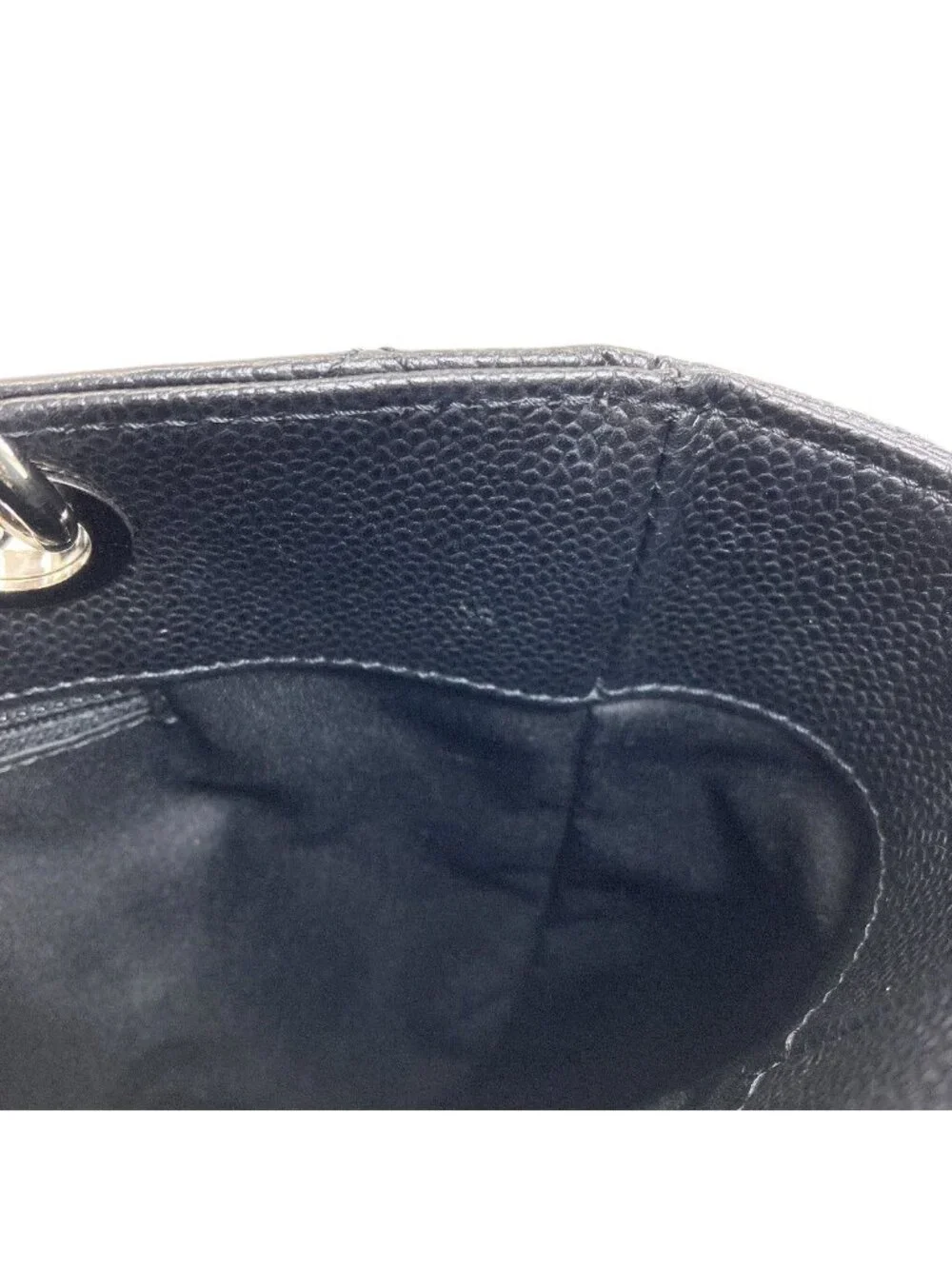 CHANEL 20 leather