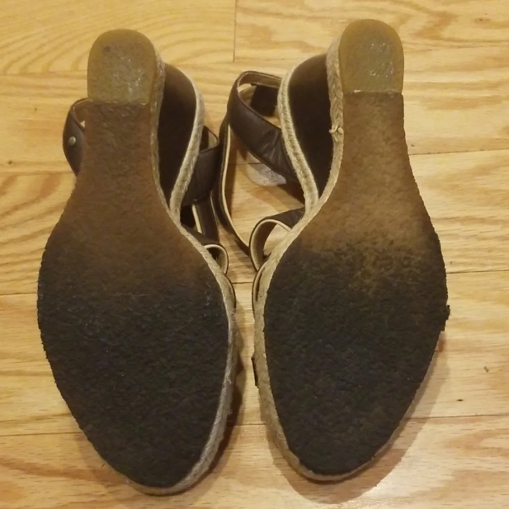 Ugg Isabella leather wedge