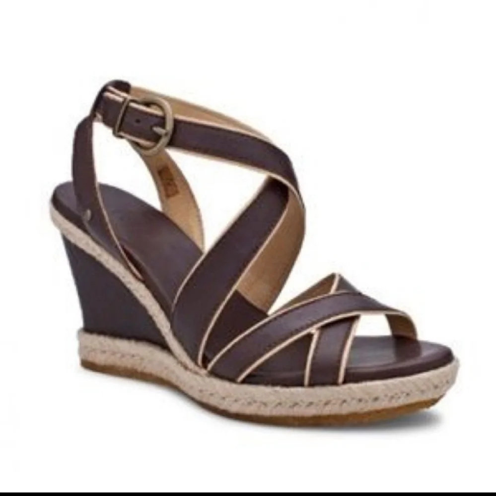 Ugg Isabella leather wedge