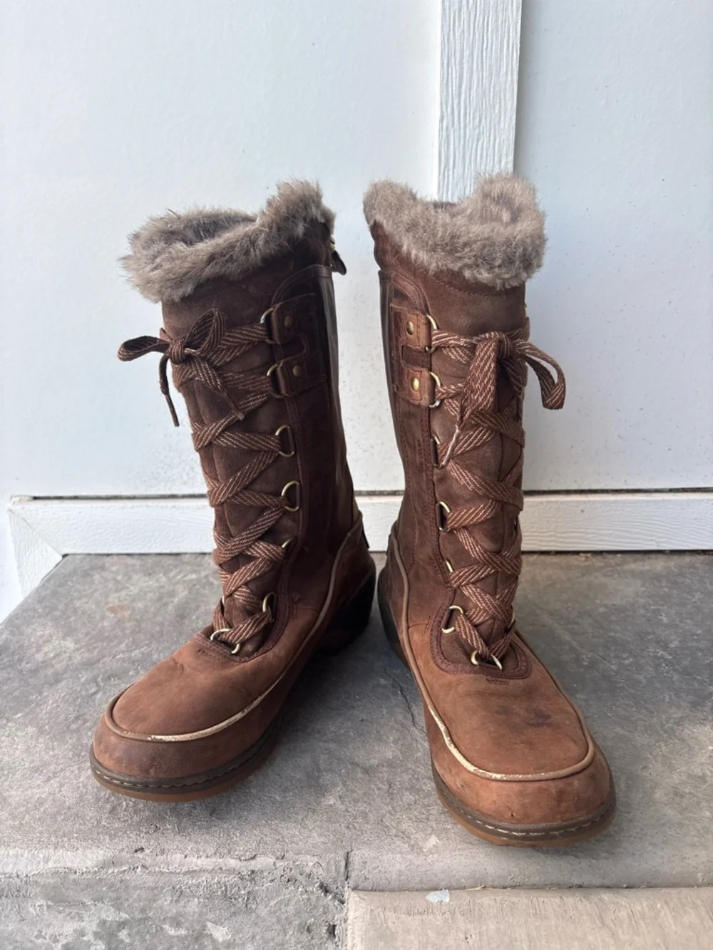 Sorel over toes