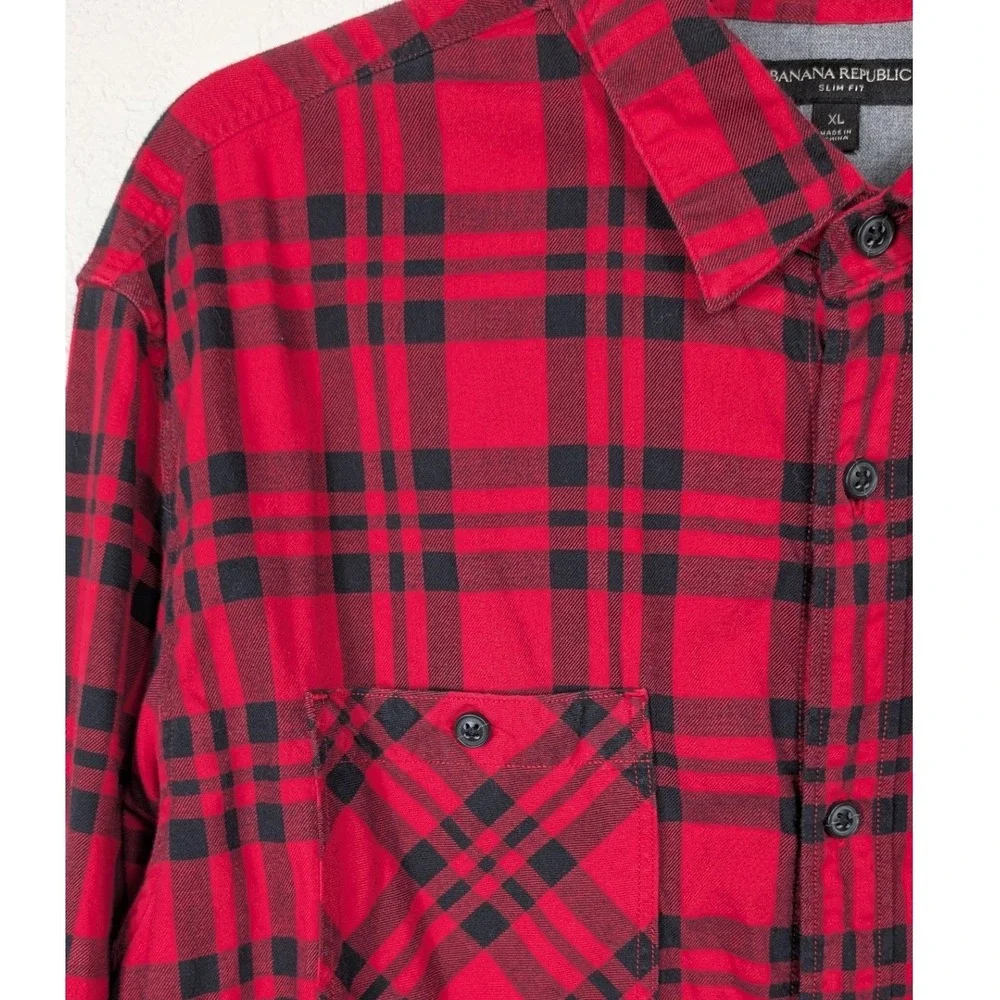 Banana Republic Shirt Mens XL Red Black Plaid Slim Fit Flannel Button Down‎