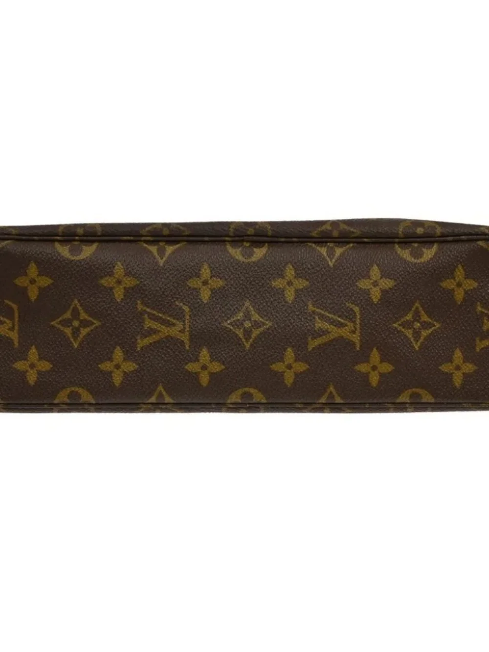 Louis Vuitton outside 	ab