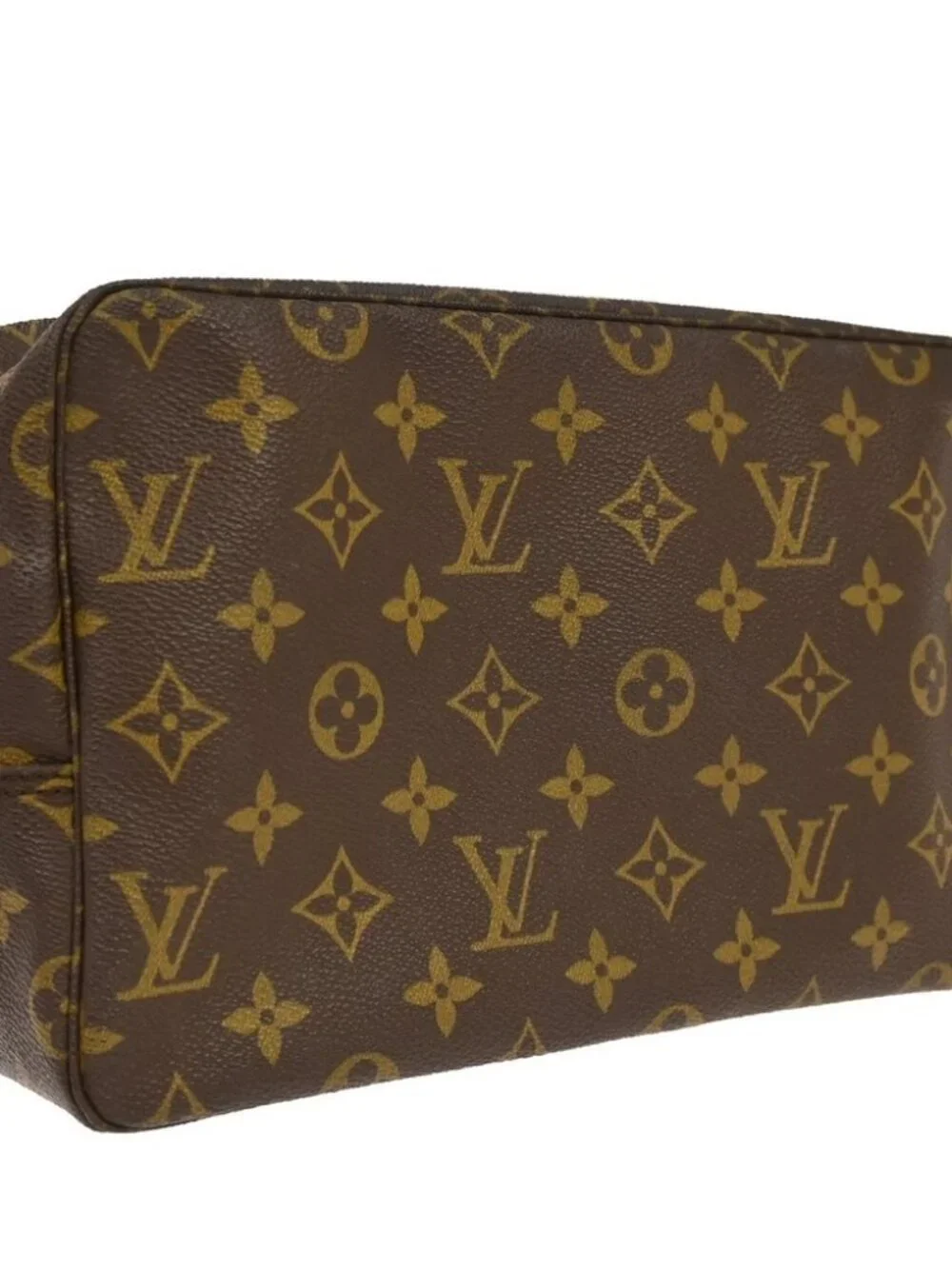Louis Vuitton outside 	ab