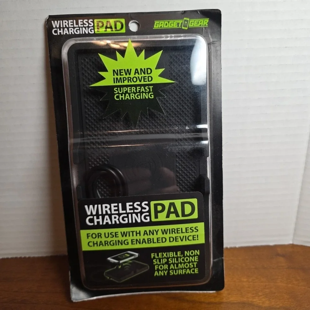 Gadget Gear Wireless Charging Pad In PDQ Display‎