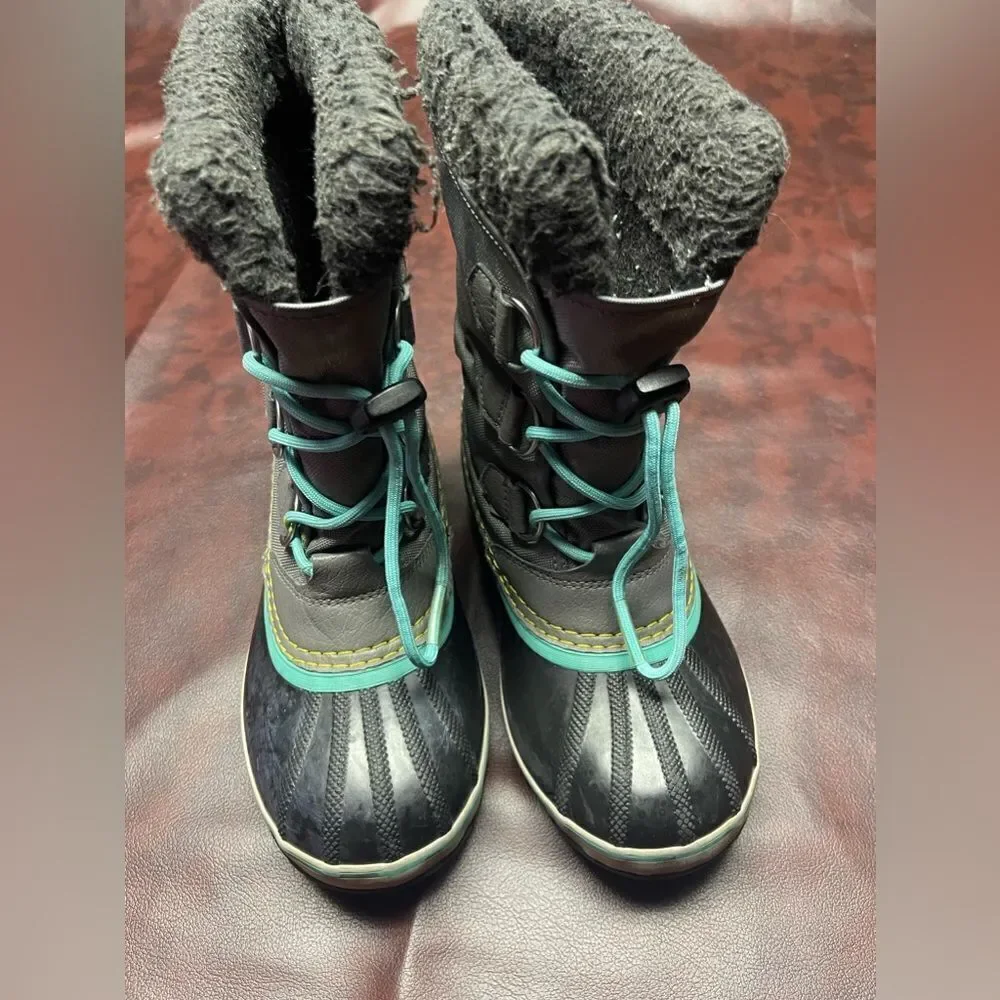 Sorel waterproof gray‎ and turquoise winter boots, size 3