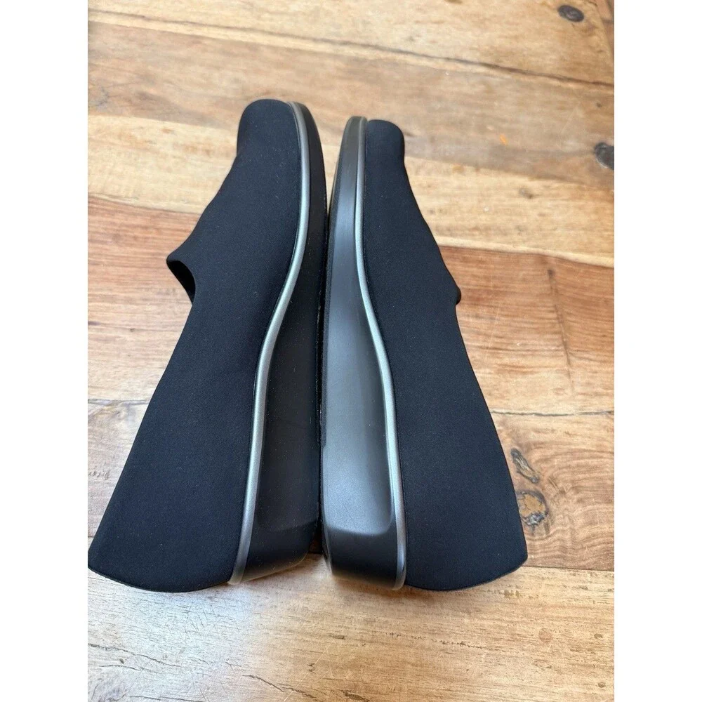 SAS Bliss Black Womens Sz 8.5 Slim Slip On Shoes Tripad Comfort Wedges Stretch