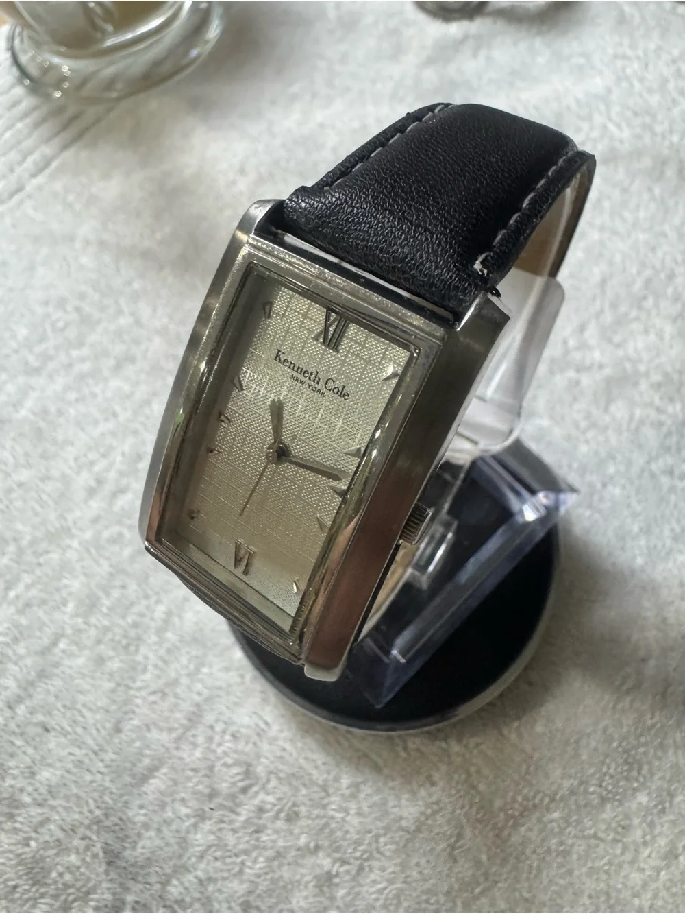 Kenneth Cole kenneth cole