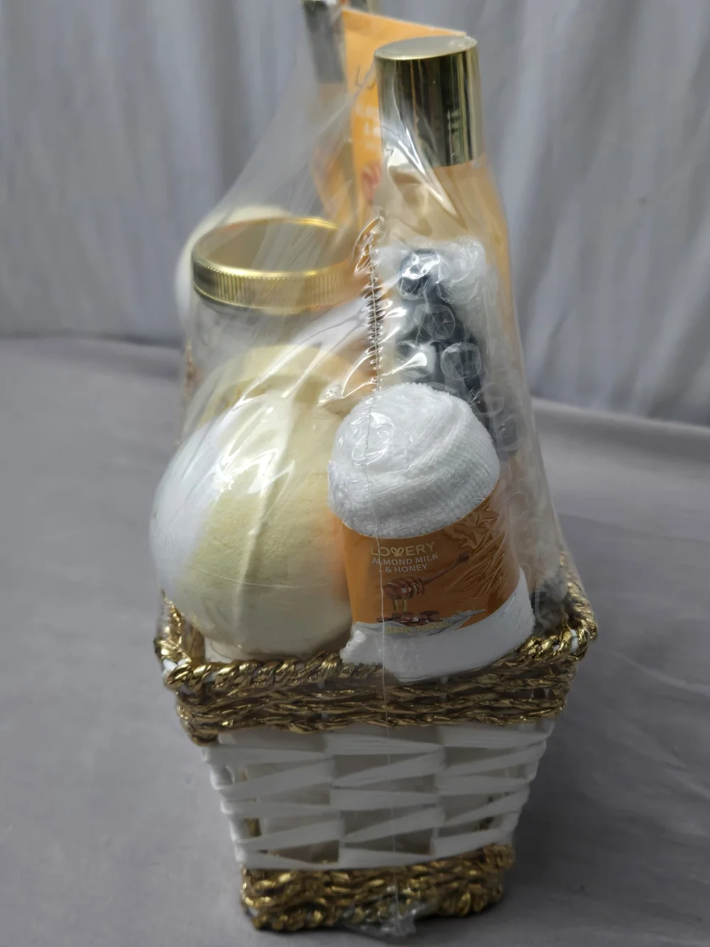Bath & Body Works love almond