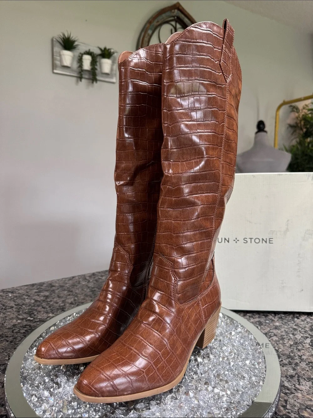 Sun + Stone croc classic print