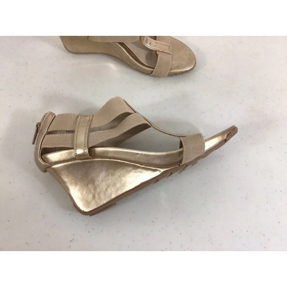 Kenneth Cole wedge heel