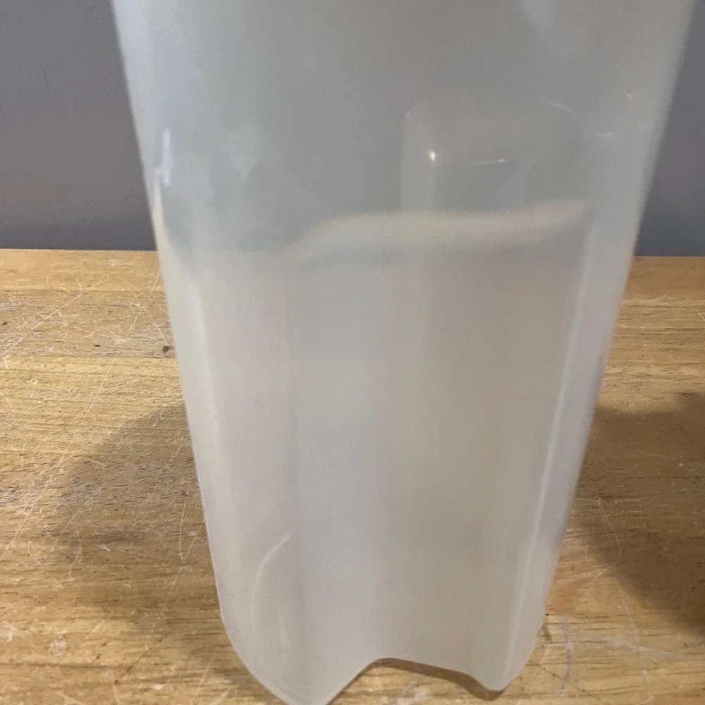 Rubbermaid quart servin
