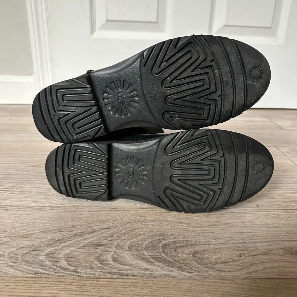 UGG warm stylish