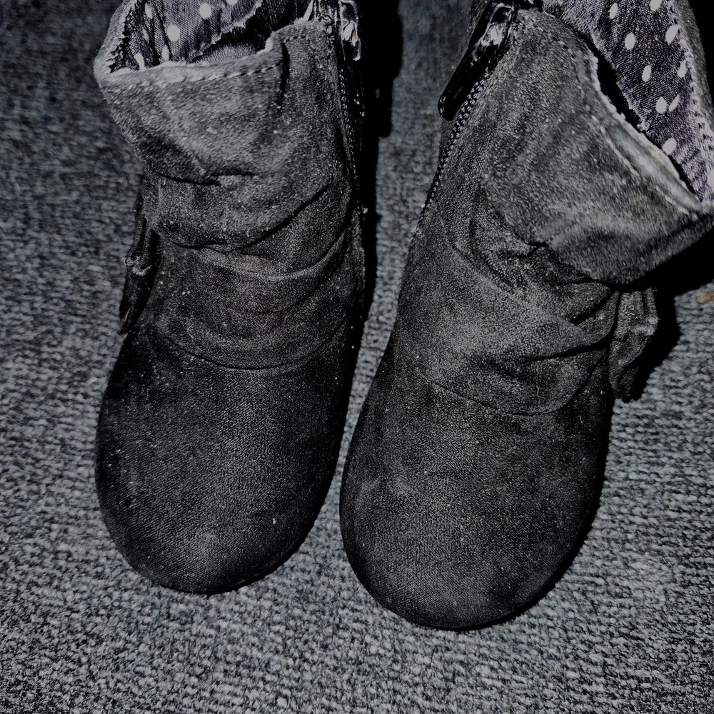 N/A these black