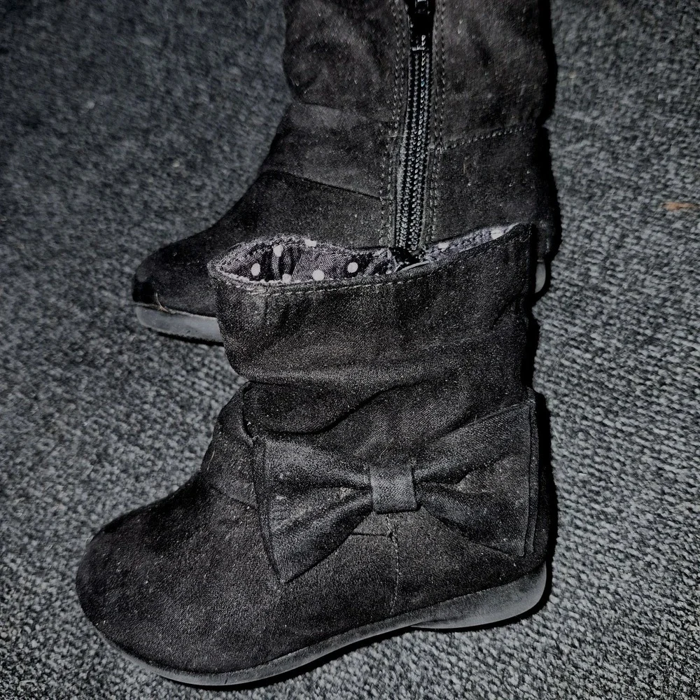 N/A these black