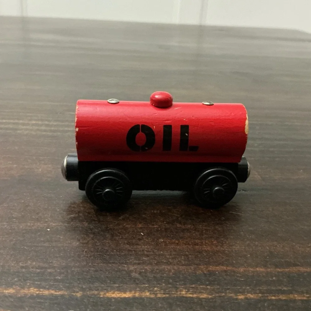 Thomas Wooden Railway Oil Car Red‎ Tanker Learning Curve 2004 Vintage Train Toy