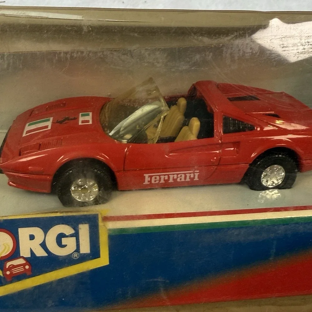 Vintage 1991 Corgi Ferrari 308 GTS 94045 1:36 Diecast Red Boxed w Badge