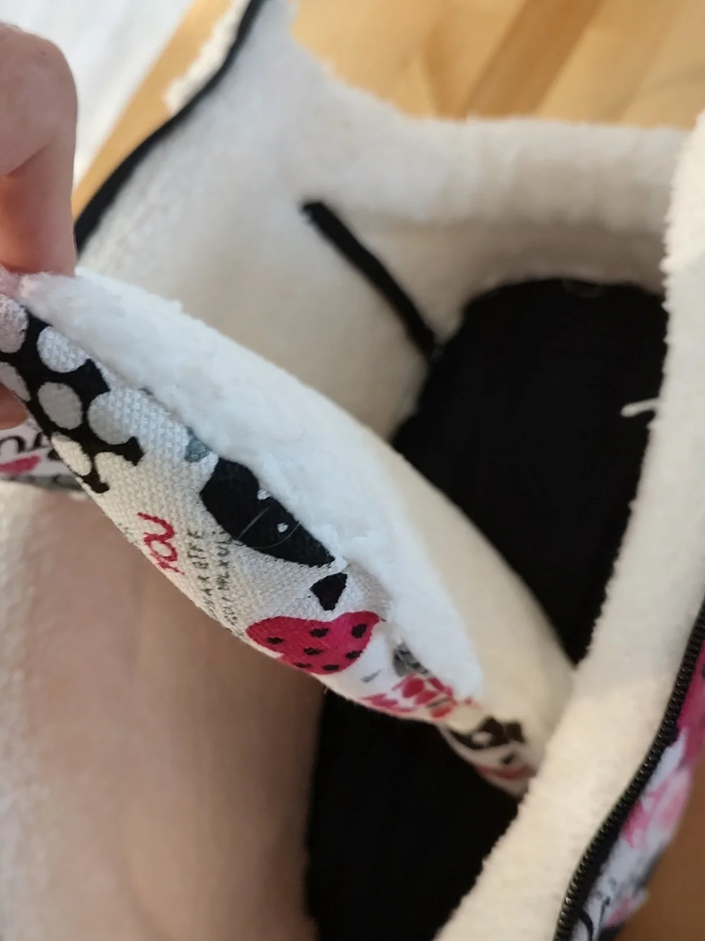 Pet Carrier Tote Pink Hearts Sherpa Lined. New!