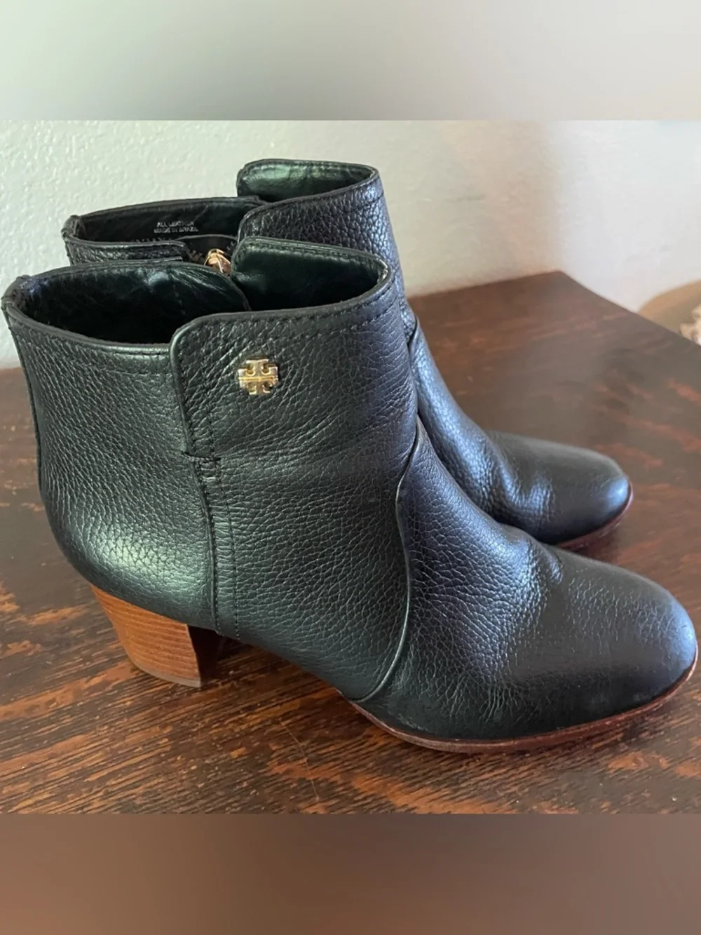 Tory Burch classic tory