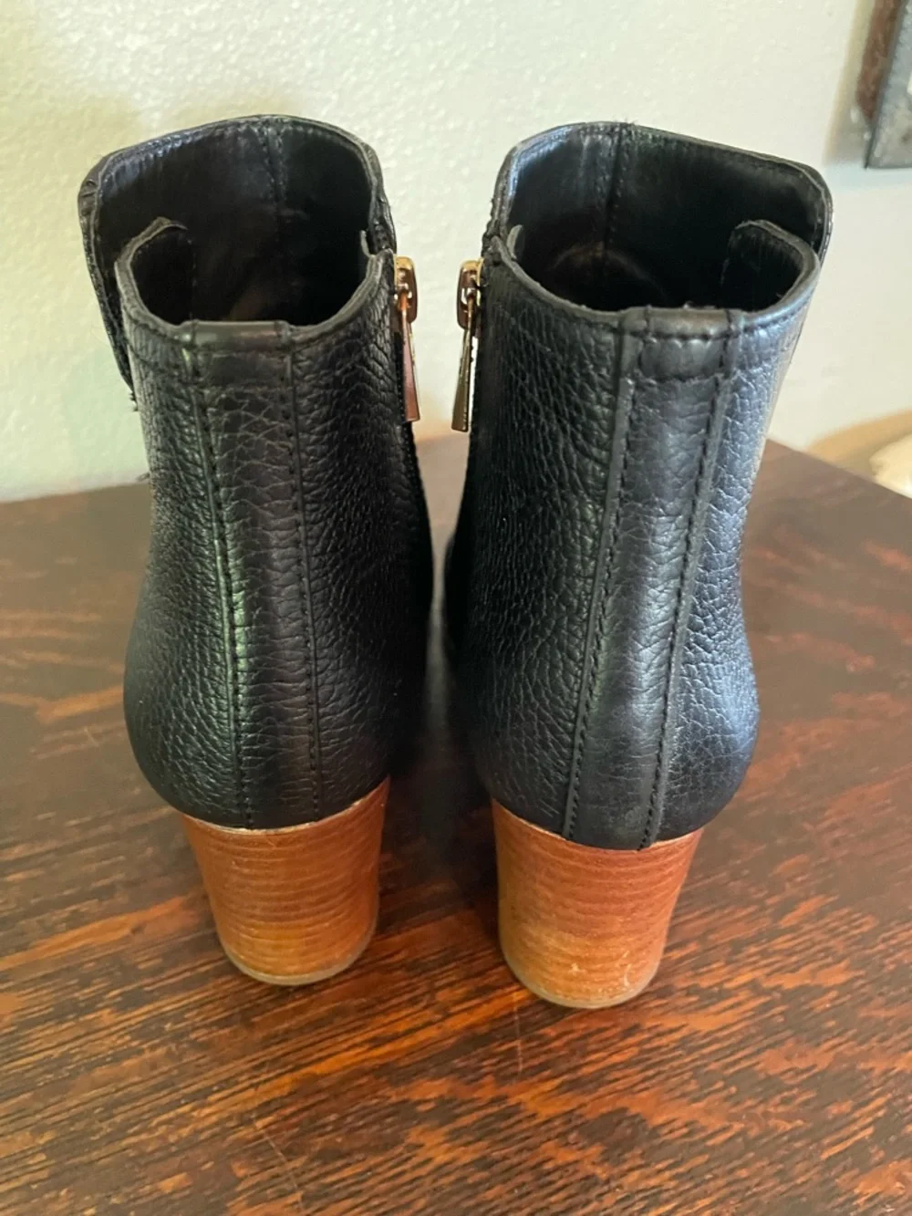 Tory Burch classic tory