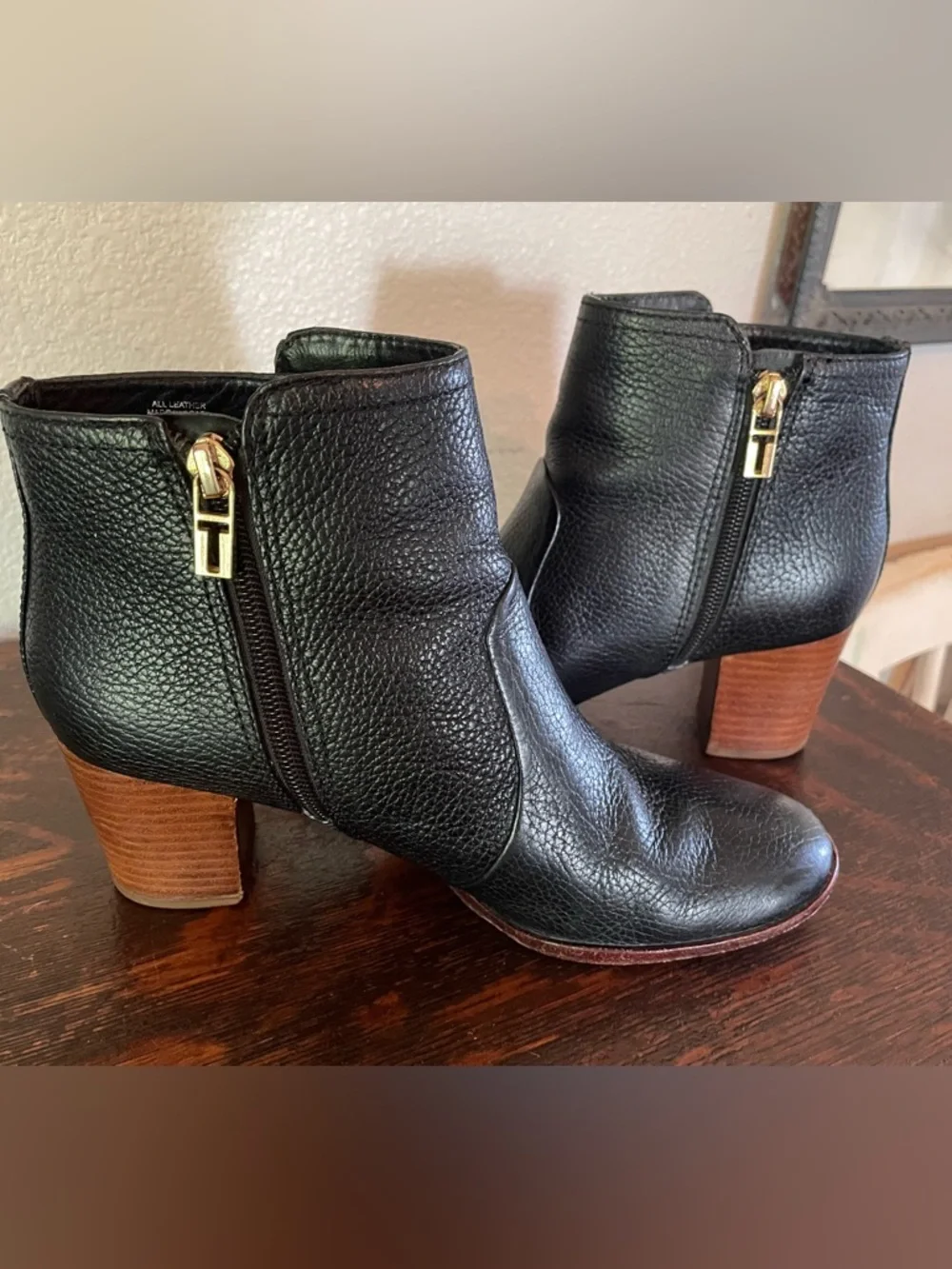 Tory Burch classic tory
