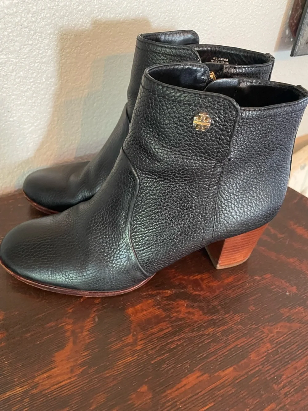 Tory Burch classic tory