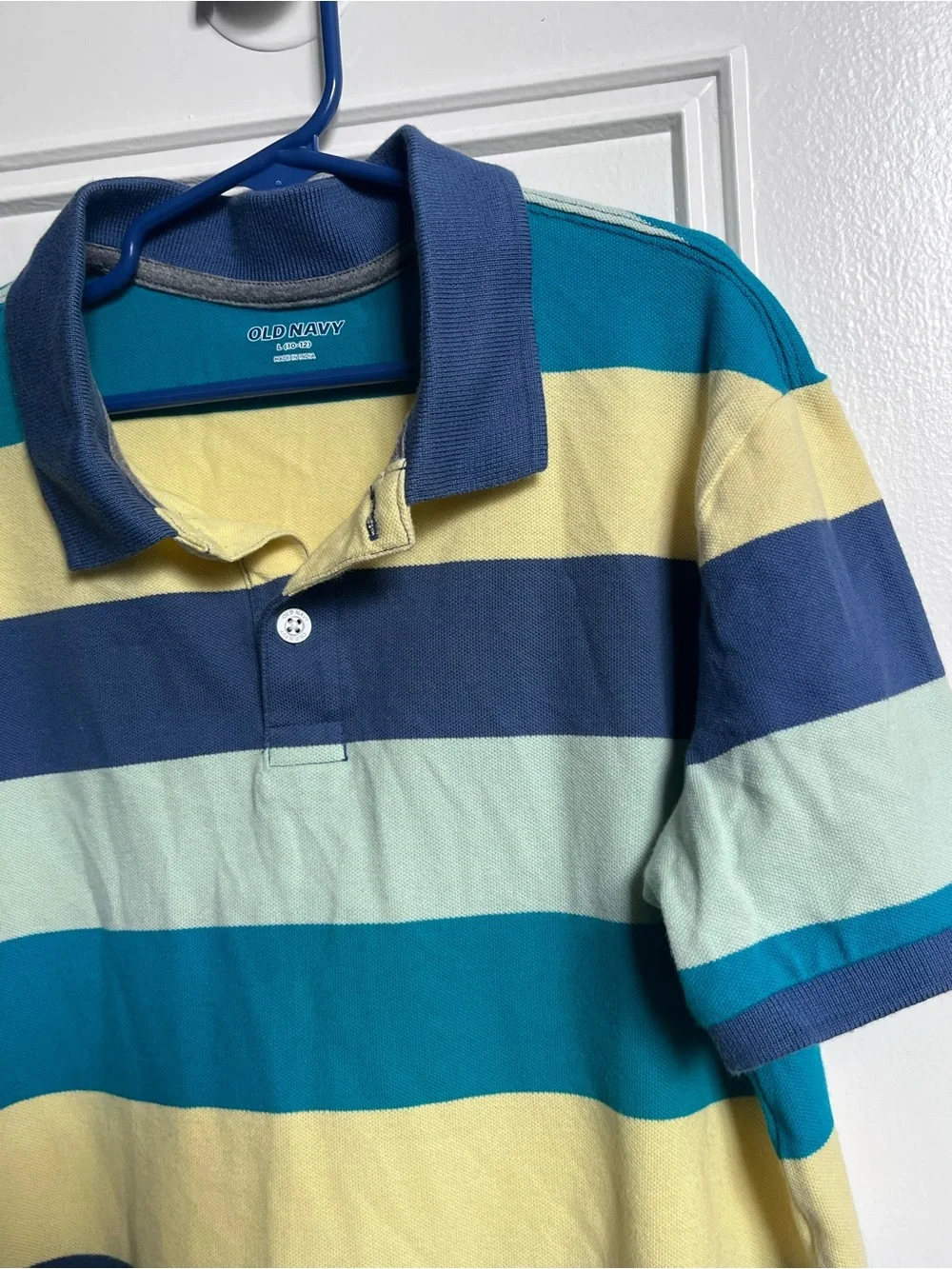 Old Navy placket two knit