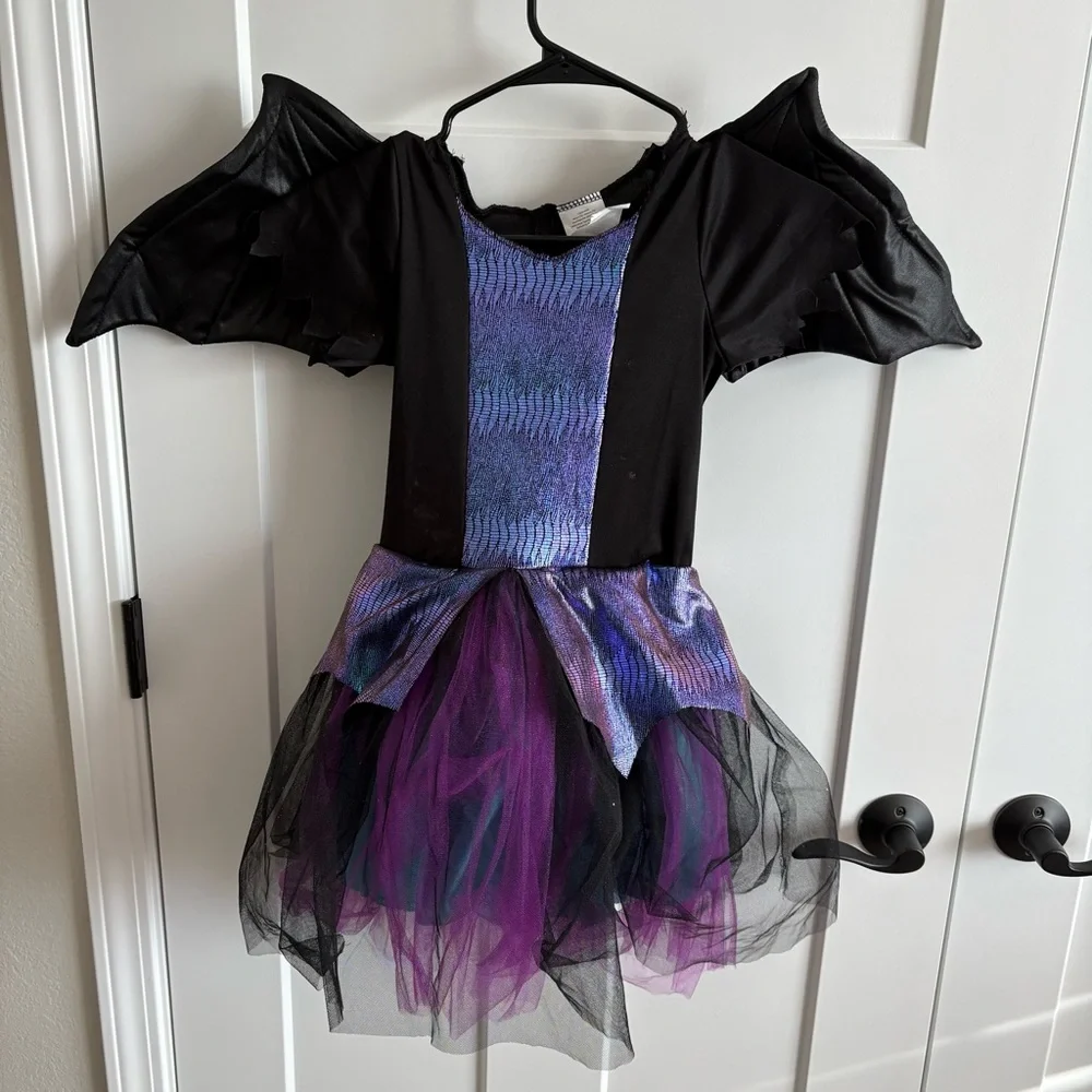 Girls, bat, dragon, costume. Halloween, party, dress up, imaginative play! M 7/8