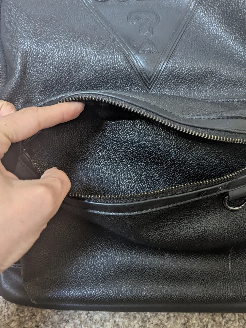 Guess padded straps