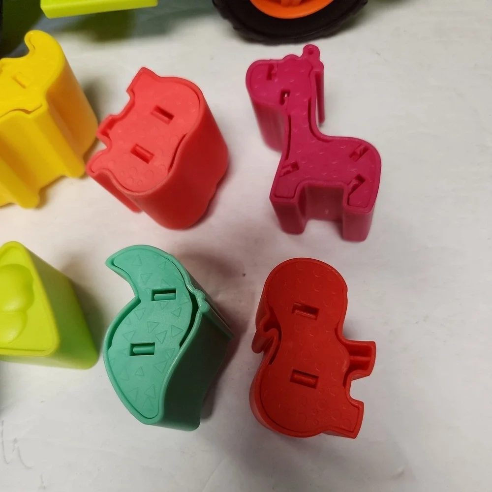 B. toys Animal Rescue Shape Sorter Truck - Happy Cruisers, Rollin' Animal Rescue