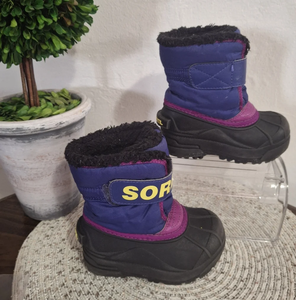 Sorel Kids Purple and Blue Snow Boot Size 7.