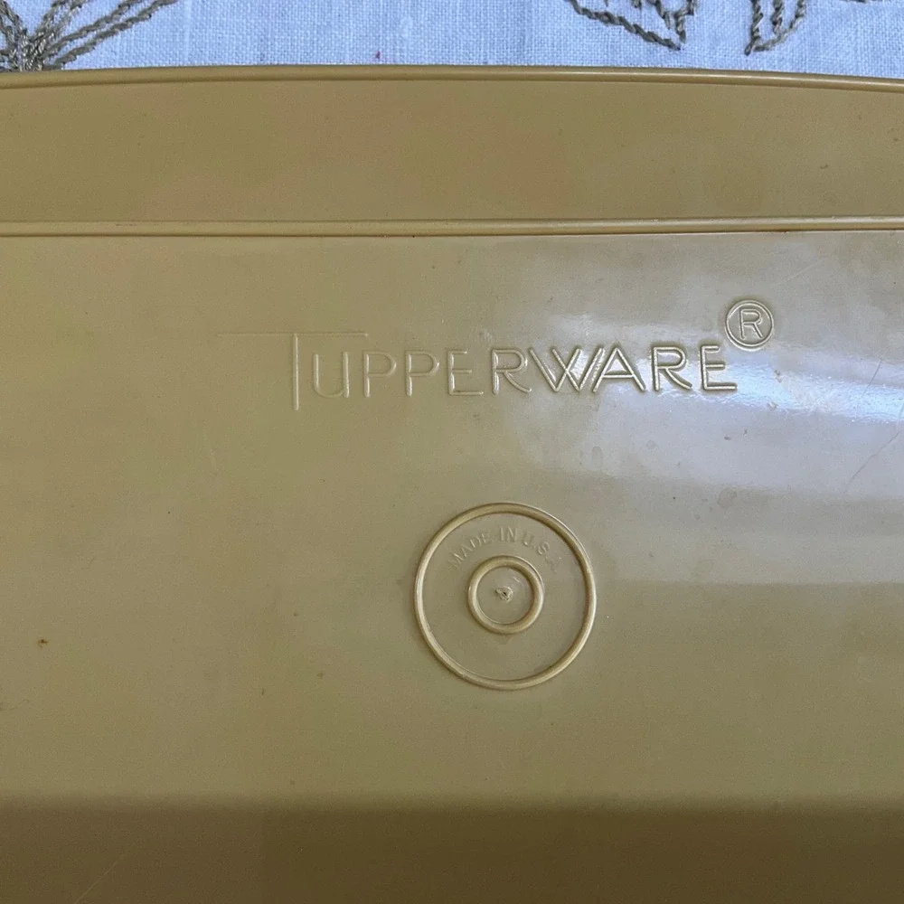 Tupperware vintage deviled