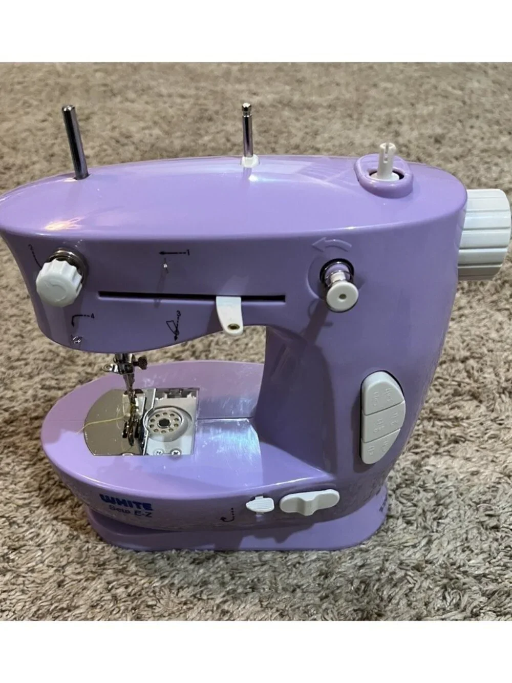White Sew E-Z Model W338L this white