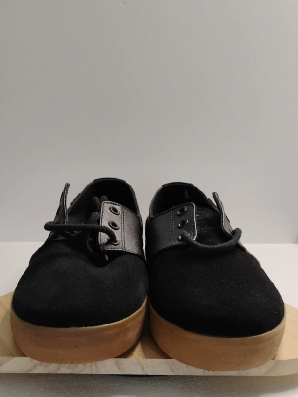 Circa.com stylish black